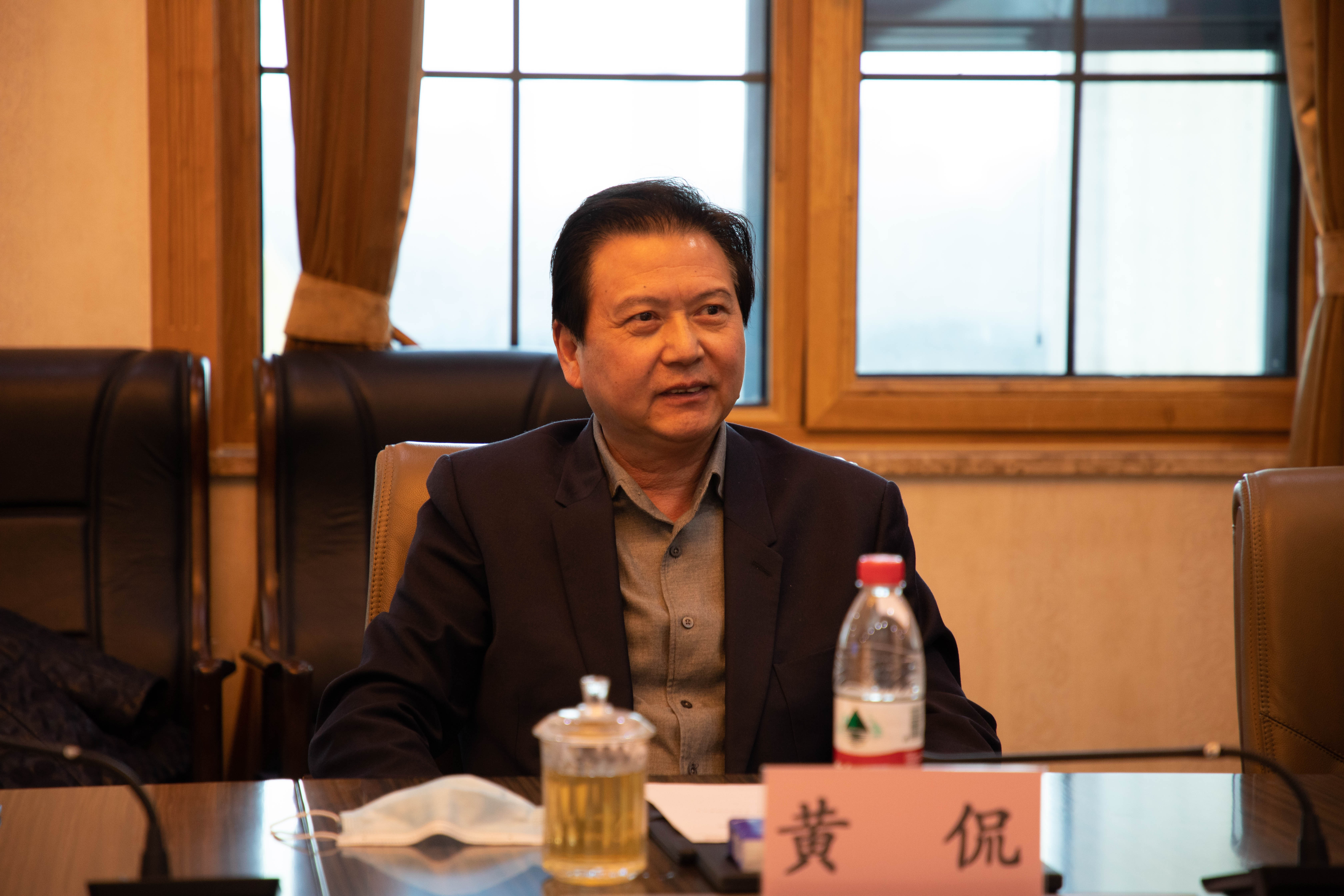 市教委一级巡视员黄侃同志到我院开展调研工作