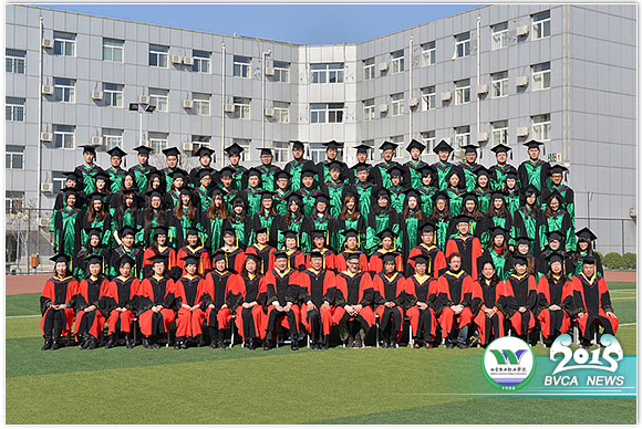 会计专业的61名学生毕业,其中毕业后要到加拿大圣力嘉学院留学的学生